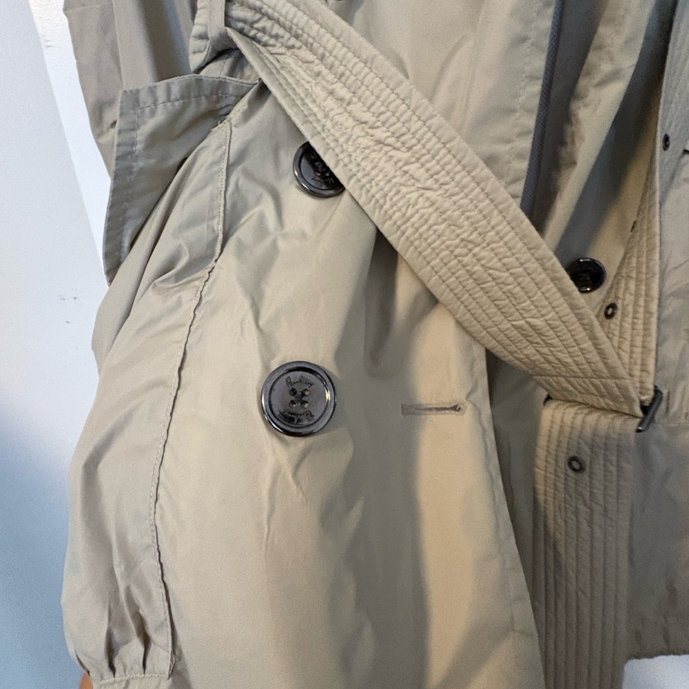 Burberry Classic Tan Trench rain Coat - Picture 4 of 11